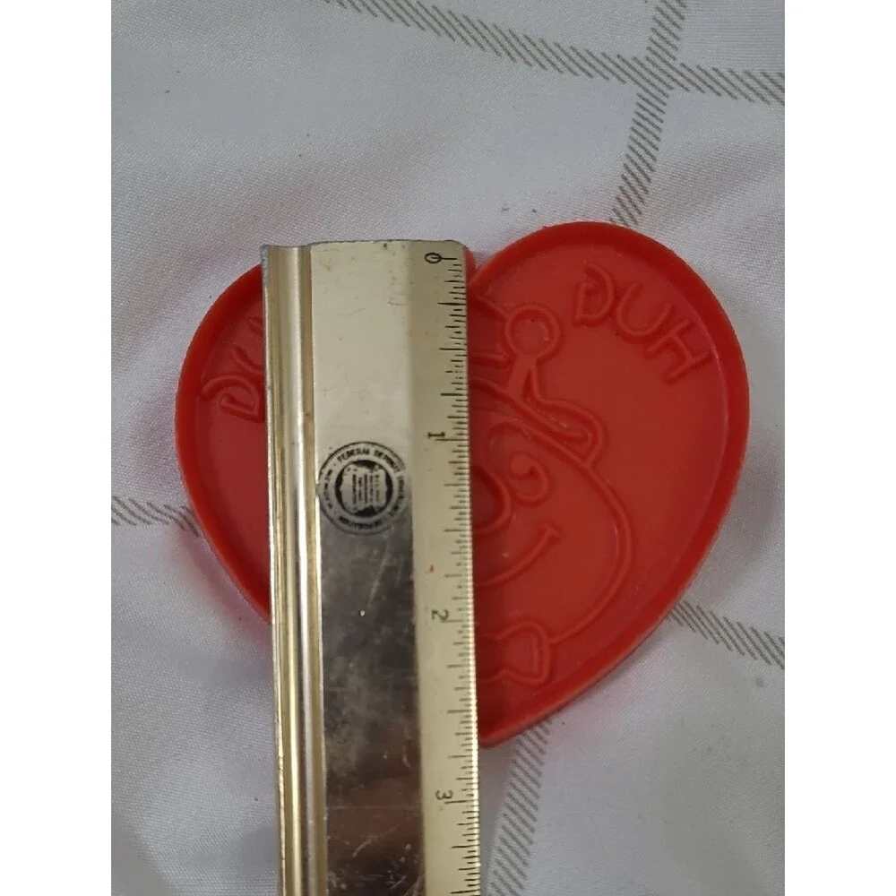Vintage Hallmark Valentines Day Cookie Cutter Hug Bug Heart ♻️ 5/$10 ♻️